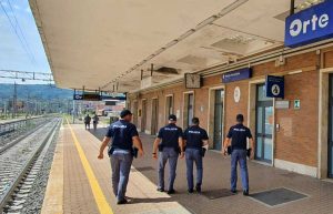 La polizia alla stazione di Orte