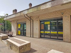 Caprarola - L’ufficio postale in viale dei Caduti sul lavoro