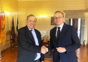 Bolsena - Prefetto e sindaco Dottarelli firmano l'accordo per il restauro della chiesa della Madonna del Giglio