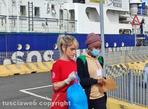 Civitavecchia - Ong Humanity 1 - Lo sbarco dei migranti