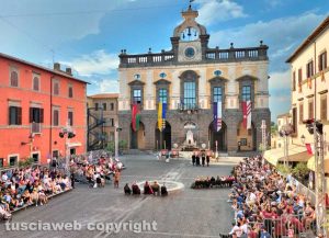 Nepi - Palio dei Borgia - Il torneo degli arcieri in piazza del Comune
