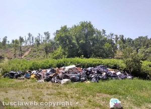 Discarica a cielo aperto a San Martino al Cimino