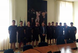 Viterbo - La squadra del Cus col magnifico rettore