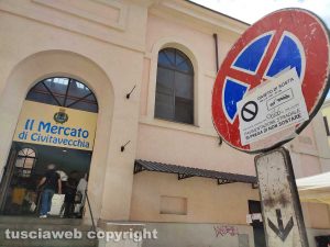 Civitavecchia - L'indicazione del lavori al mercato