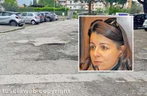 Viterbo - Buche in via F. Rasetti - Bel riquadro la sindaca Chiara Frontini