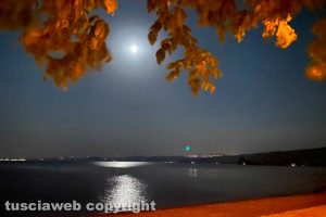 Grotte di Castro - Tramonto sul lago di Bolsena