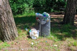 Canepina - Incuria nell'area picnic sulla Cimina