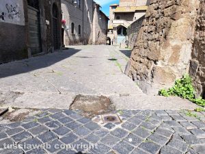 Viterbo - Buca in via San Pellegrino