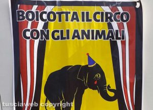Viterbo - Manifesti contro il circo all'area San Lazzaro