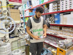 Viterbo - Guardia di finanza - Sequestrati un milione e 700mila articoli