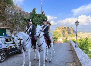 Carabinieri a cavallo a Bagnoregio - foto di repertorio
