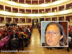 Il teatro Unione e nel riquadro l'assessora Elena Angiani