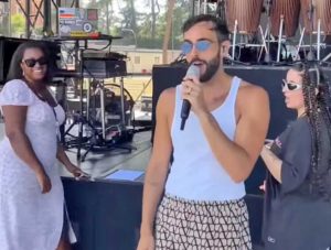 Marco Mengoni sul palco al Circo Massimo fa le prove