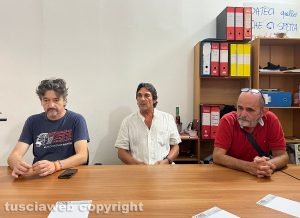 Viterbo - Luca Paolocci, Piero Bernocchi e Domenico Teramo alla presentazione della confederazione sindacale Cobas