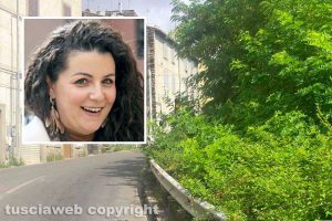 Viterbo – Erbacce sulla curva del semaforo di Bagnaia - Nella riquadro Chiara Frontini