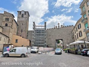 Viterbo - Porta Romana e piazza San Sisto