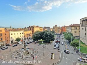 Viterbo - Piazza della rocca