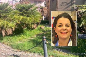 Viterbo - Incuria al monumento ai Caduti al Sacrario - Nel riquadro: la sindaca Chiara Frontini