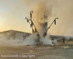 Farnese - Incendio in un allevamento di tacchini