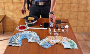 Fara Sabina - Carabinieri - La droga e il denaro sequestrati