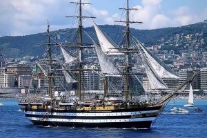 La nave Amerigo Vespucci