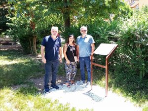 Viterbo - Silvano Olmi, Emiliano Ciotti e Anna Mula al Carmine per vedere la targa in ricordo delle donne viterbesi vittime di violenza