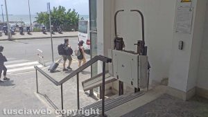 Il sottopasso della stazione ferroviaria di Civitavecchia