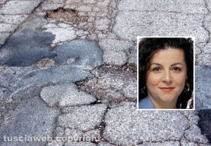 Viterbo - Crateri in via Monfalcone - Nel riquadro: Chiara Frontini