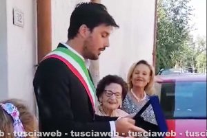Bassano Romano - Il sindaco Emanuele Maggi e la centenaria Anna Quaglia