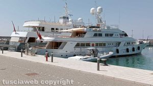 Civitavecchia - Il superyacht Sirahmy di Marco De Benedetti