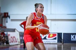 Basket - Atanasovska con la maglia della nazionale della Macedonia