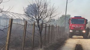 Vetralla - Incendio in località Dogane - I vigili del fuoco