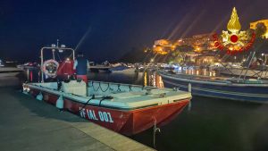 Capodimonte - Giovane disperso al lago, le ricerche dei vigili del fuoco