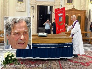 Viterbo - Il funerale di Alessio Paternesi - Nel riquadro l’artista Alessio Paternesi