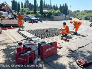 Viterbo - I lavori per l'attraversamento pedonale rialzato in Valle Faul
