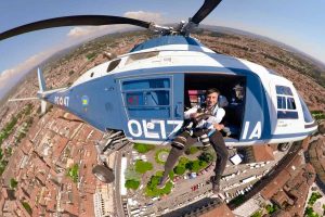Il fotografo Massimo Sestini