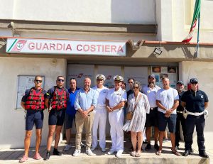Montalto di Castro - Mauro Rotelli in visita alla centrale operativa dell'associazione Life Guard