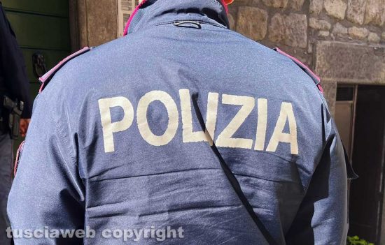 La polizia
