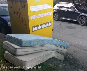 Viterbo - Materassi in via del Paradiso