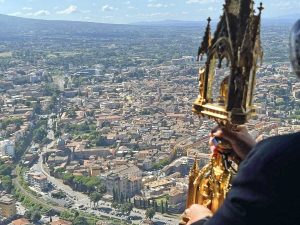 Viterbo - Il volo del cuore di Santa Rosa sulla sua città