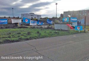 Viterbo - La protesta dei sindacati fuori Mammagialla del 14 novembre 2016