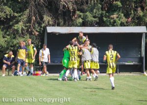 Sport - Calcio - Fc Viterbo - L'esultanza dei gialloblù