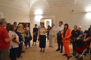Tarquinia - Inaugurata la mostra di pittura "Guerino Gambella, la teoria della terra cava"