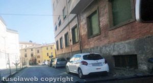 Viterbo - Auto nel parcheggio scooter e minicar al Buratti