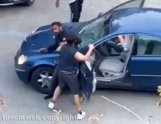 Viterbo - Aggressione e rapina con l'accetta a via Valle Piatta
