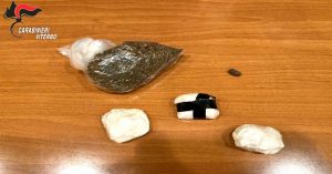 Viterbo - La droga sequestrata dai carabinieri