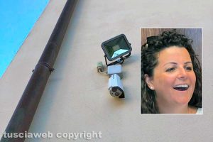 Viterbo - Telecamera rotta nei pressi del parcheggio del Sacrario - Nel riquadro: Chiara Frontini