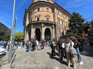 Viterbo - Primo giorno di scuola al Buratti