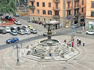 Viterbo - La fontana di piazza della Rocca