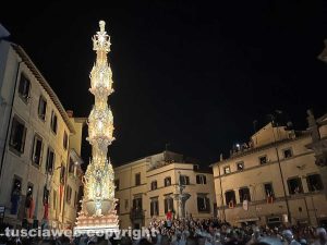 Santa Rosa - Gloria a piazza Fontana Grande